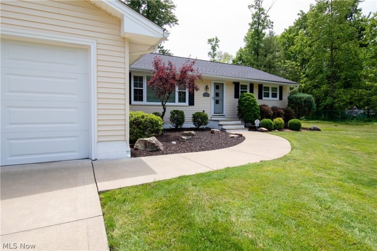 7308 Raccoon Hill Drive, Kirtland, OH, 44094