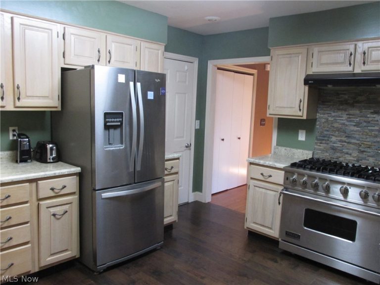 33 Mound Manor, St Marys, WV - Photo 5