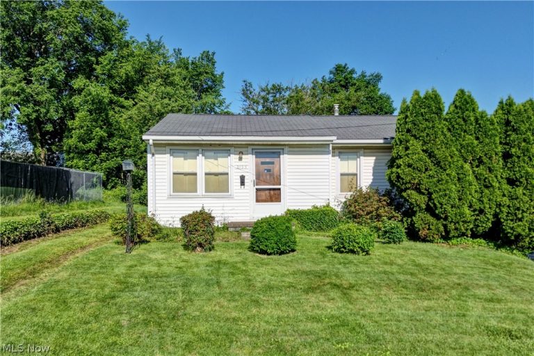 2123 Clearview Avenue, Canton, OH - Photo 2