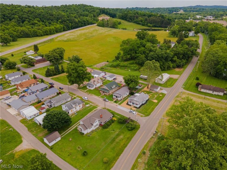 3970 Roberts Addition, Zanesville, OH - Photo 5