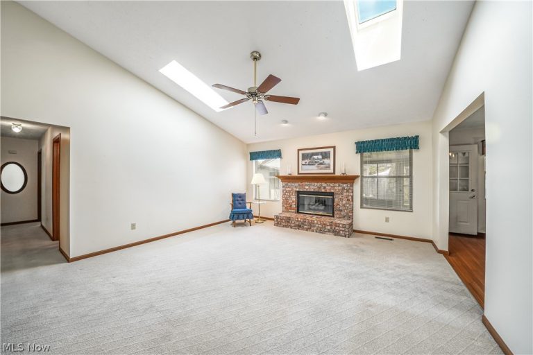 508 Hampton Drive, Elyria, OH - Photo 6