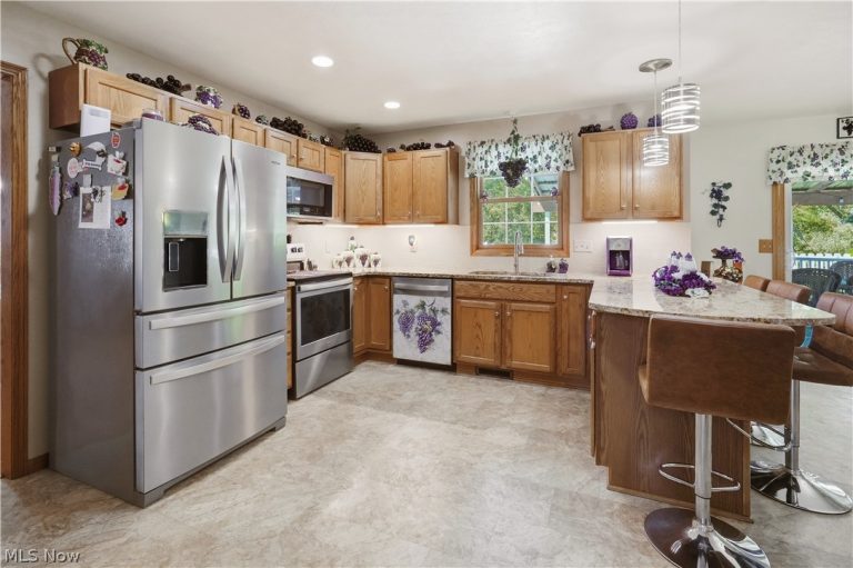 1034 Abby Lane, Willard, OH - Photo 8