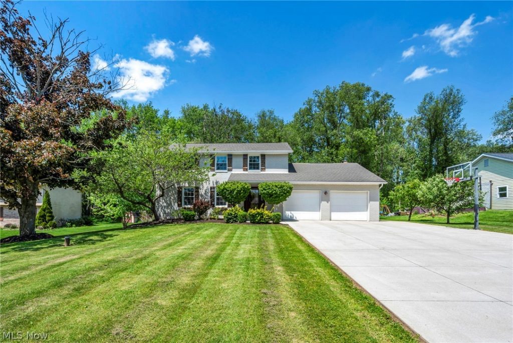 2635 Henrietta Drive, Green, OH