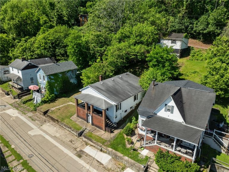 1923 Guernsey Street, Bellaire, OH - Photo 3