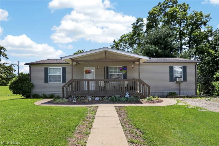 8320 Hopewell National Road, Zanesville, OH - Photo 3