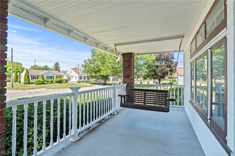 6502 Renwood Drive, Parma, OH - Photo 3