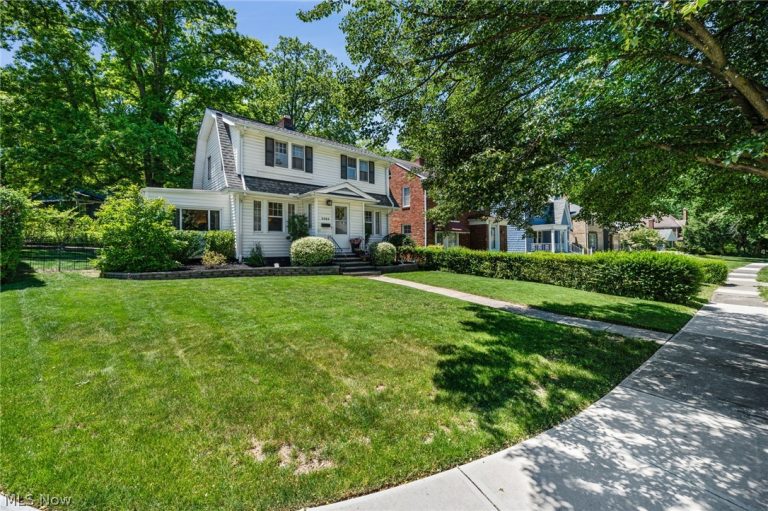 3484 Meadowbrook Boulevard, Cleveland Heights, OH - Photo 3