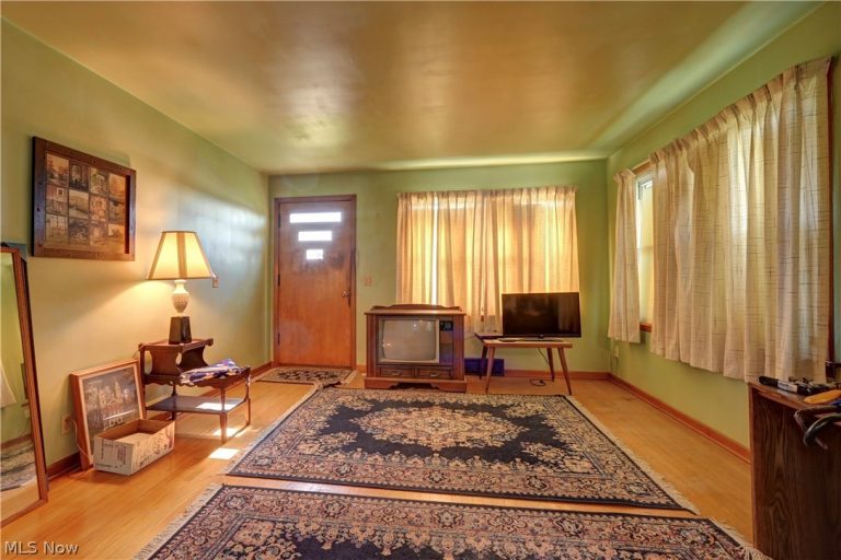 2123 Clearview Avenue, Canton, OH - Photo 8