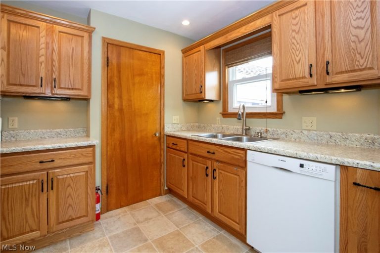 927 Heltman Avenue, Ashland, OH - Photo 8