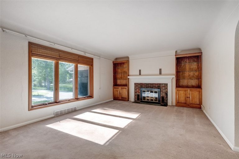 9985 Prospect Road, Strongsville, OH - Photo 4