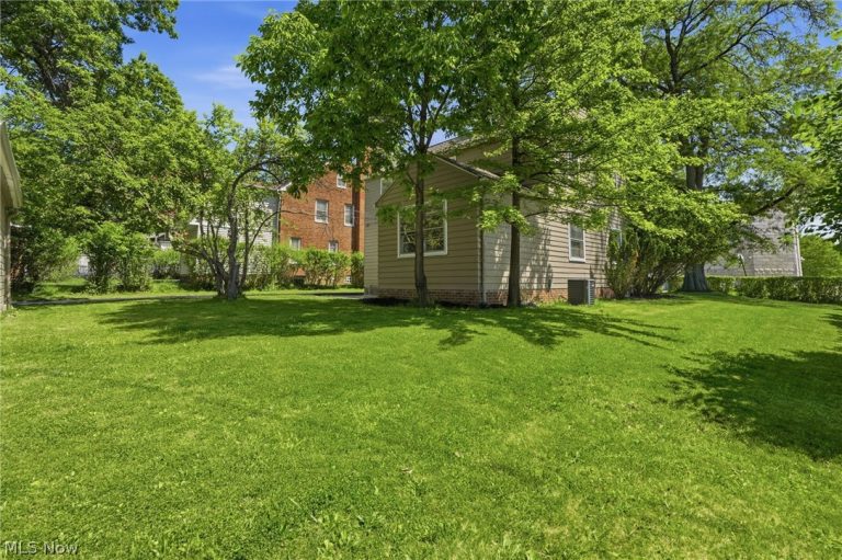 3471 Shannon Road, Cleveland Heights, OH - Photo 8