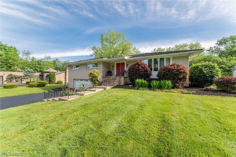 23225 Bryden Road, Shaker Heights, OH - Photo 2