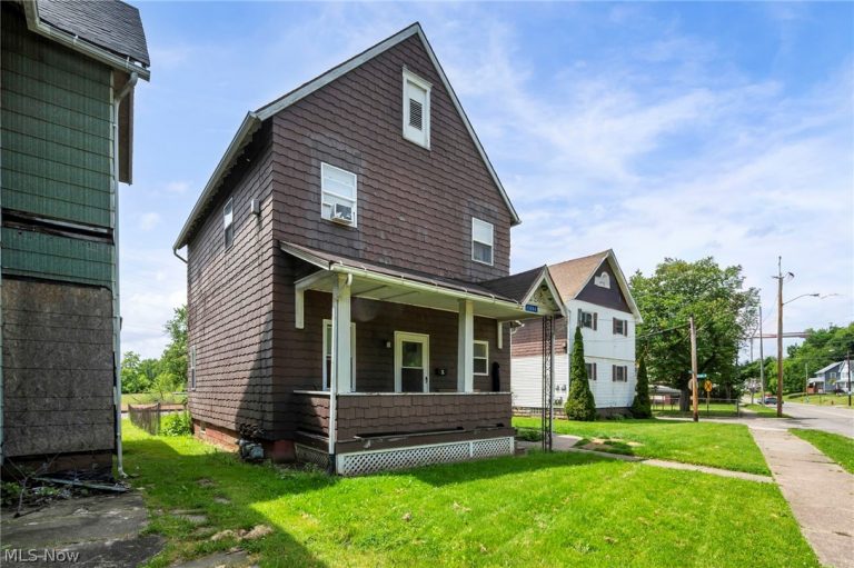 1206 Lawrence Road, Canton, OH - Photo 2