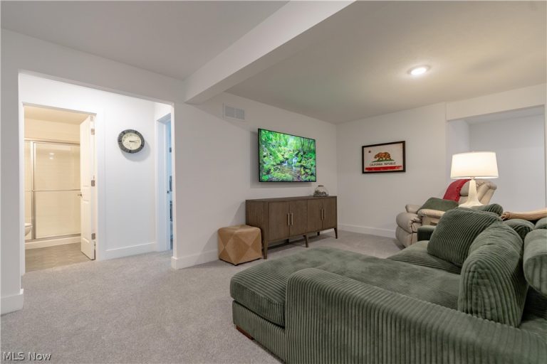 8937 Camden Road, Massillon, OH - Photo 6