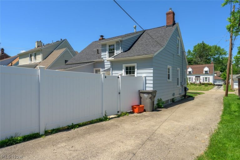257 Maywood Drive, Youngstown, OH - Photo 5