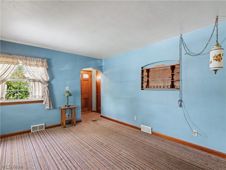 13459 Portage Street, Doylestown, OH - Photo 2