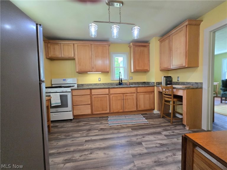 1404 Bryden Drive, Akron, OH - Photo 5