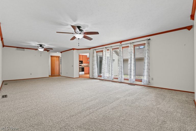 13063 Olympus Way, Strongsville, OH - Photo 6