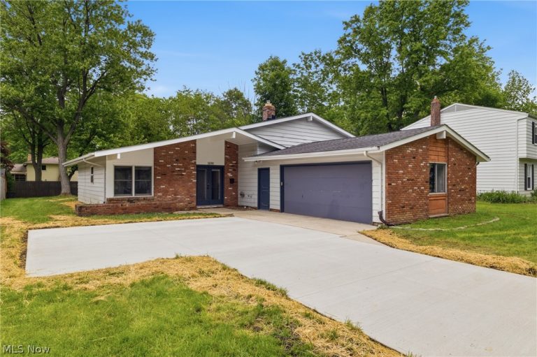 6195 Stafford Drive, North Olmsted, OH - Photo 2