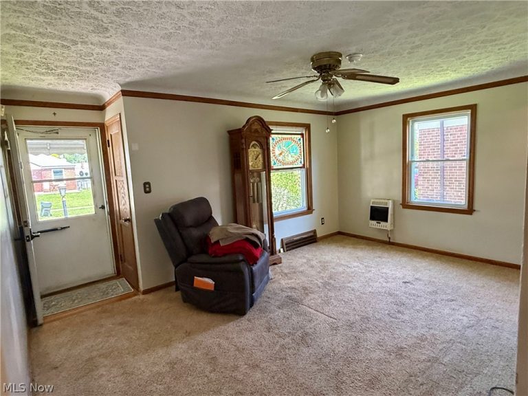 2427 Fortune Avenue, Parma, OH - Photo 4