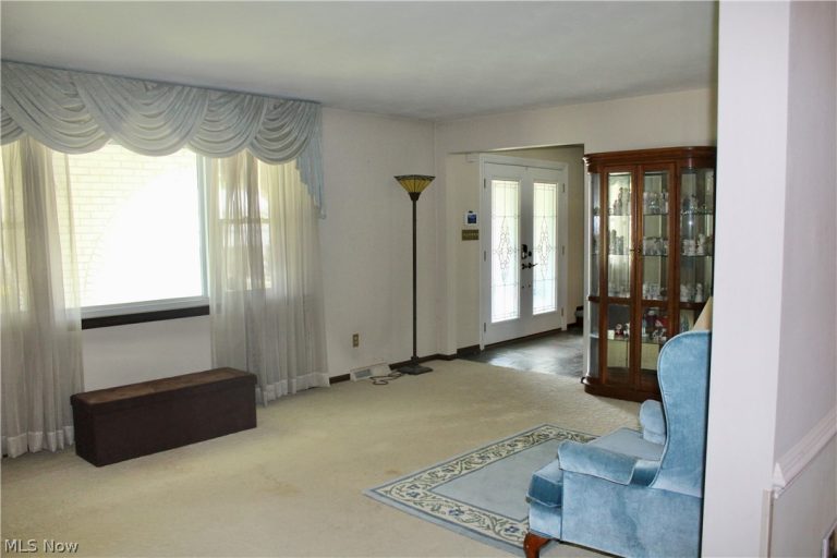339 Country Club Boulevard, Weirton, WV - Photo 4
