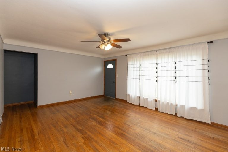 9326 Ackley Road, Parma Heights, OH - Photo 6