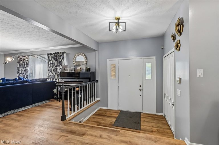 691 Davidson Drive, Highland Heights, OH - Photo 3