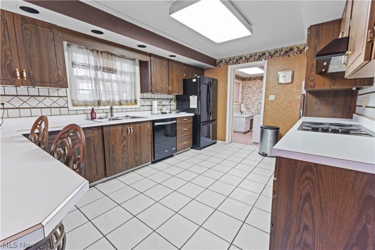 10 Sarah Boulevard, Toronto, OH - Photo 5