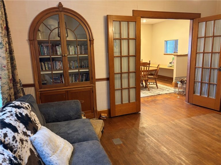 2031 Ridgewood Avenue, Alliance, OH - Photo 4