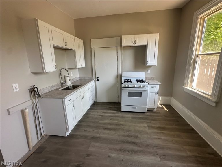 2055 65th Street #Lower Rear, Cleveland, OH - Photo 6