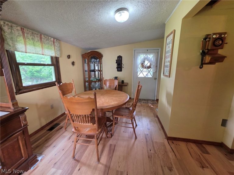 300 Montview Drive, Medina, OH - Photo 8