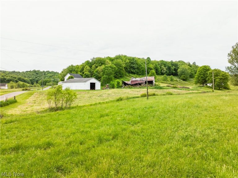 Barkley Road, Uhrichsville, OH - Photo 5