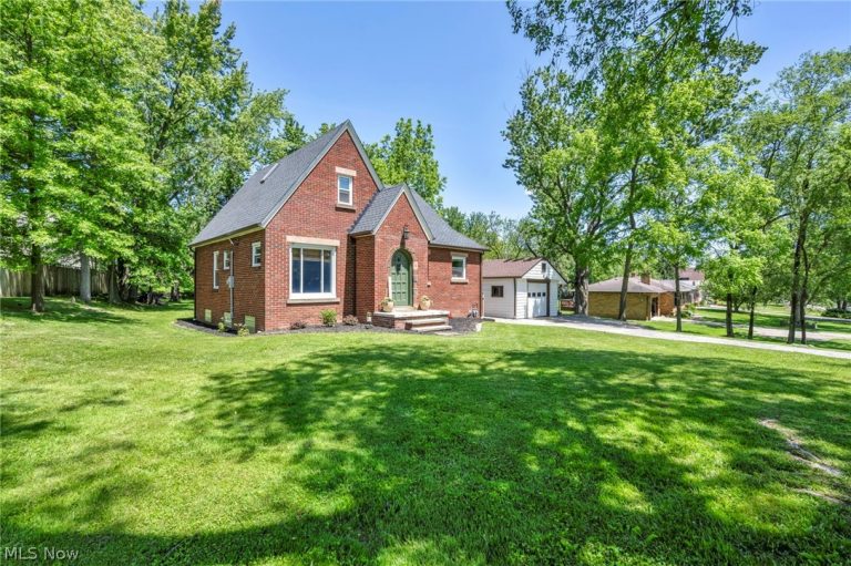 2834 Wallings Road, Broadview Heights, OH - Photo 4