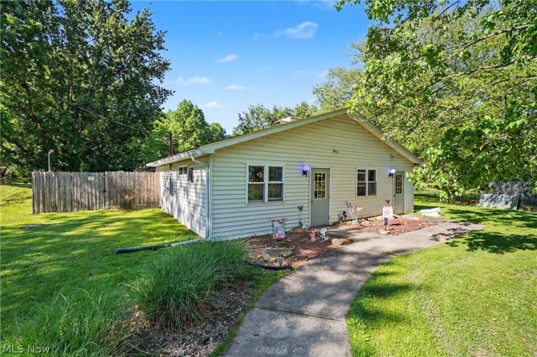 4250 Herr Fieldhouse Road, Southington, OH - Photo 2