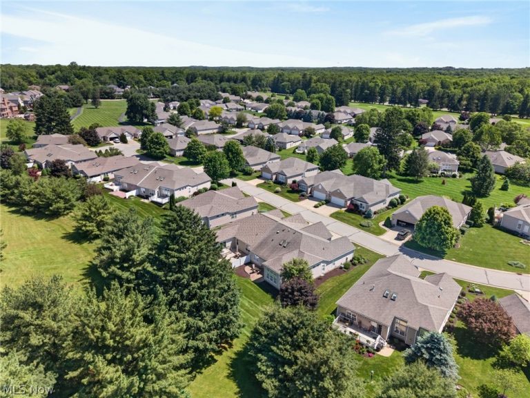 3629 Elmhurst Circle, Uniontown, OH - Photo 8