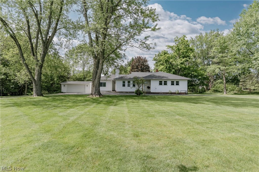 7809 Fairmount Road, Novelty, OH
