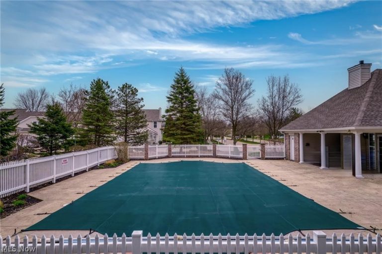 2547 Wyndgate Court #2547, Westlake, OH - Photo 4