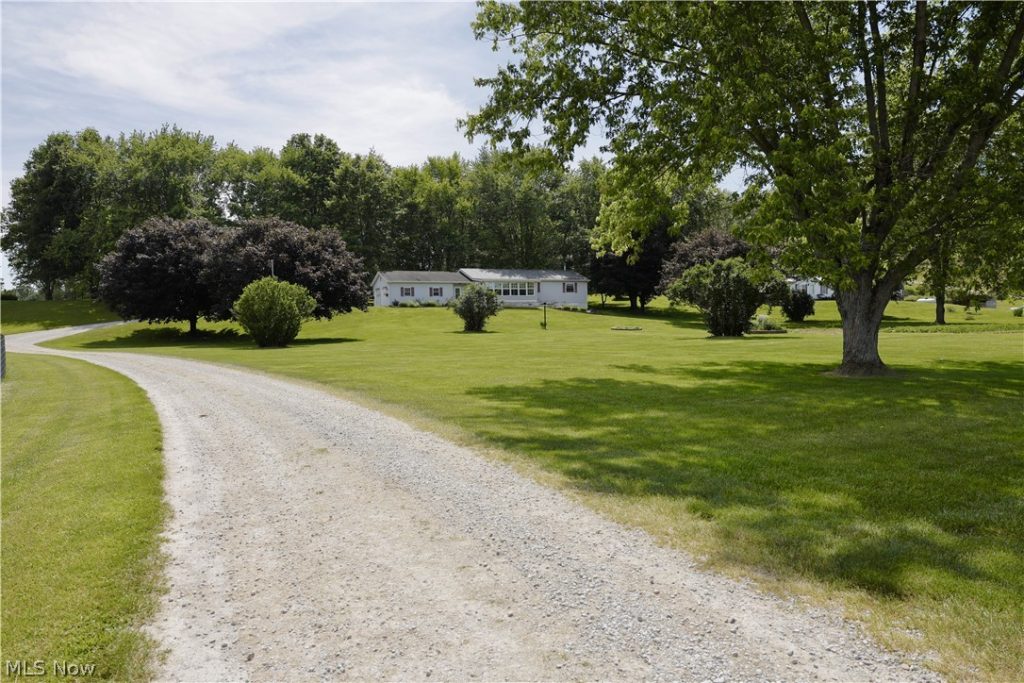 39925 County Road 41, Warsaw, OH