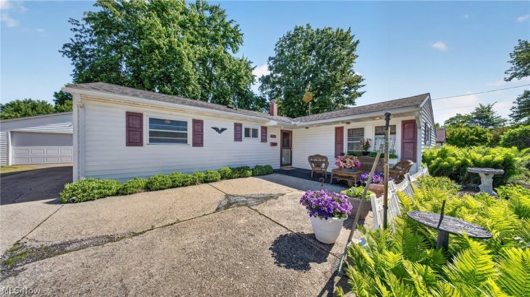 33848 David Drive, North Ridgeville, OH - Photo 2