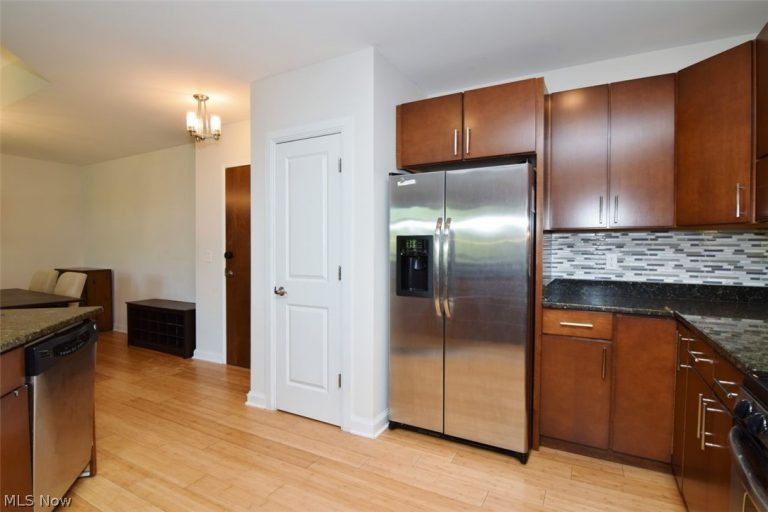 1403 Copper #307, Cleveland Heights, OH - Photo 6