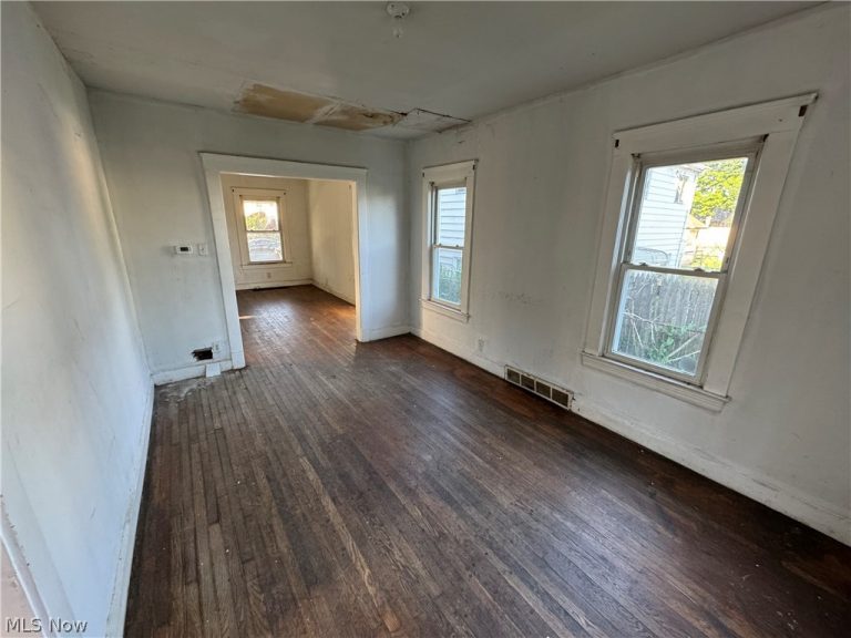 14148 Berwyn Avenue, Cleveland, OH - Photo 4