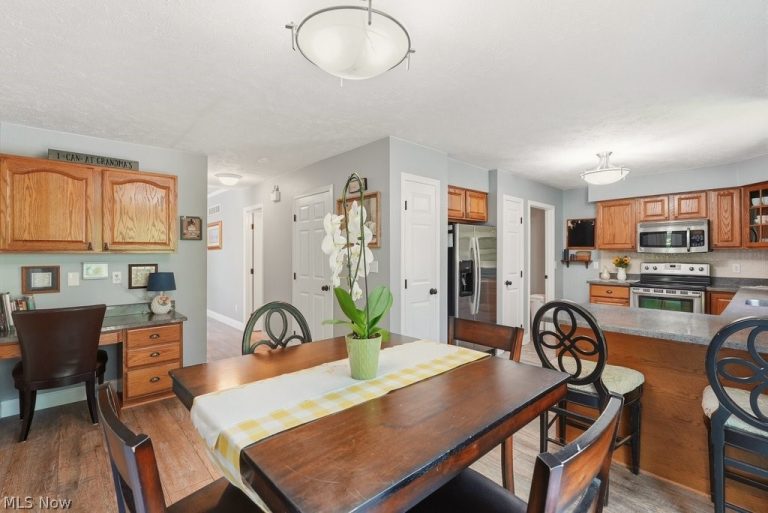 17357 Andras Drive, Walton Hills, OH - Photo 4
