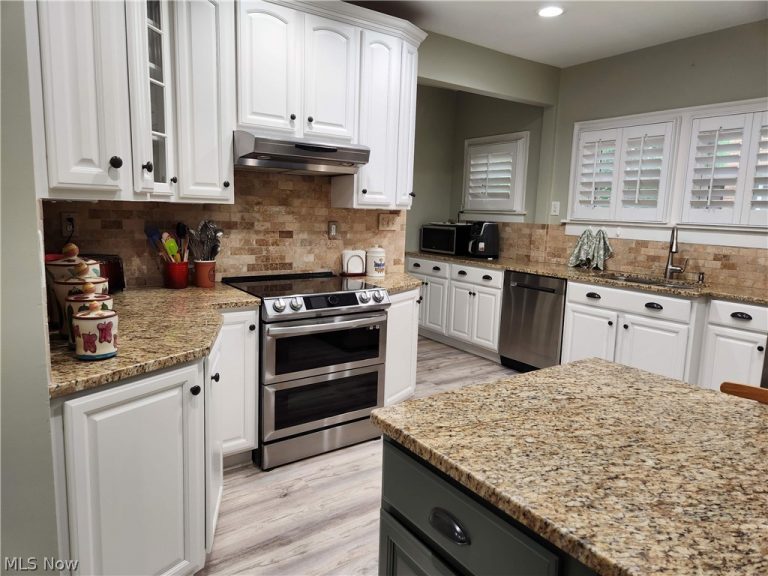 2858 Berkshire Road, Cleveland Heights, OH - Photo 4