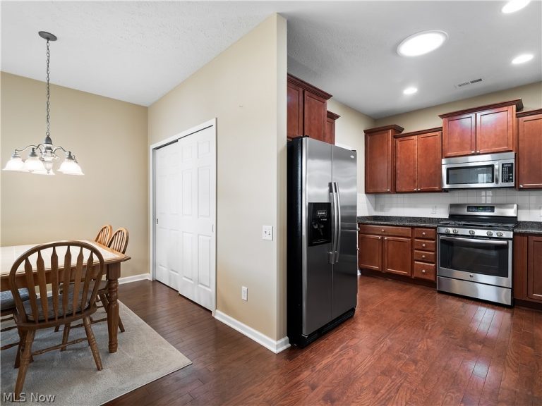 38145 Revere Drive, North Ridgeville, OH - Photo 4