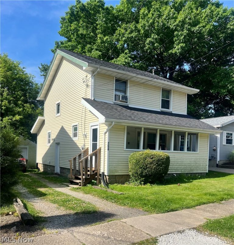 754 Arcadia Avenue, Cuyahoga Falls, OH, 44221
