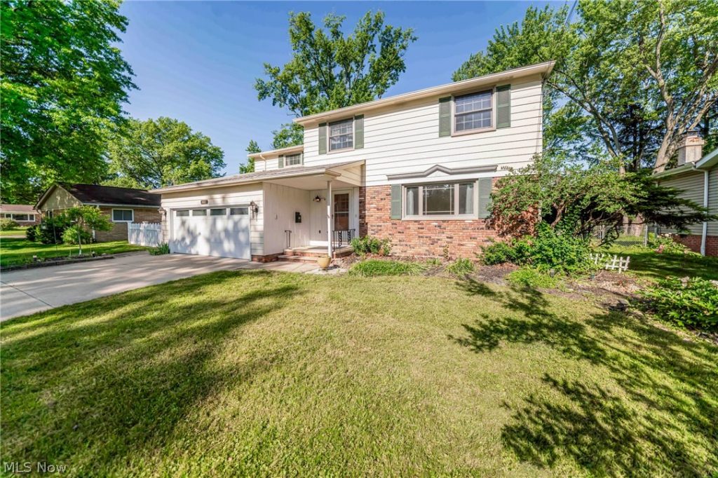 563 Louis Drive, Berea, OH