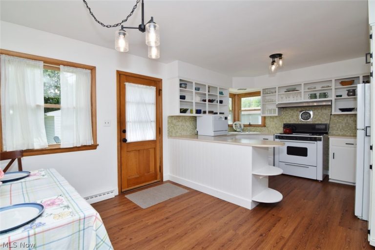906 Davis Avenue, Cuyahoga Falls, OH - Photo 8