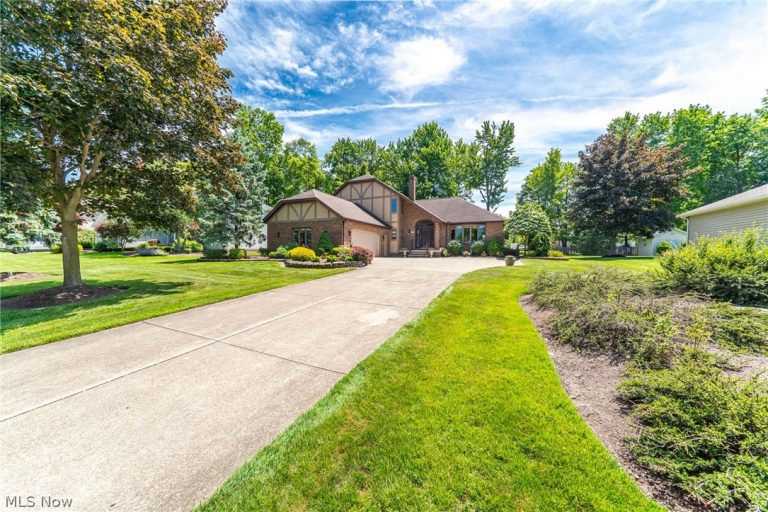 6276 Coldstream, Highland Heights, OH - Photo 2
