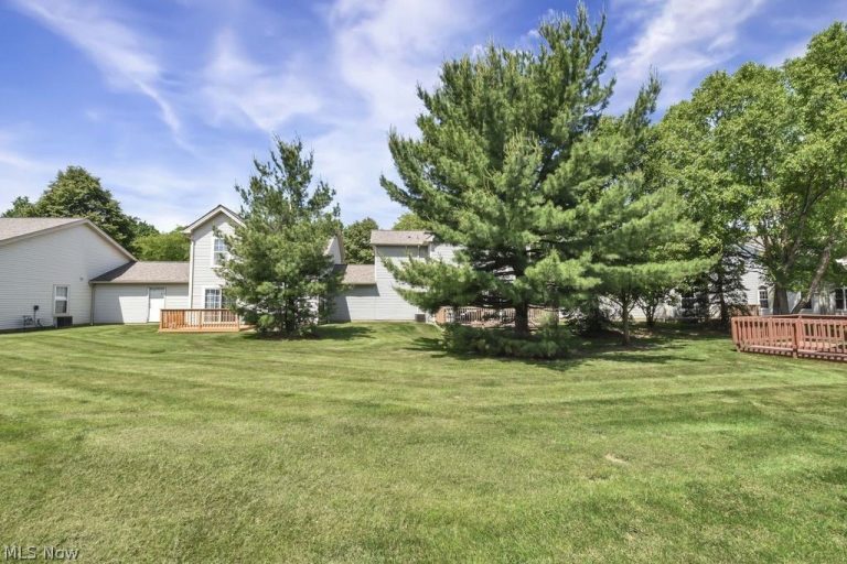 6804 Meadow Lane, Middleburg Heights, OH - Photo 6