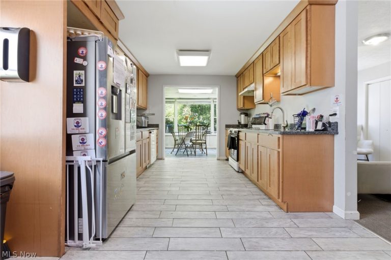 2431 White Road, University Heights, OH - Photo 3